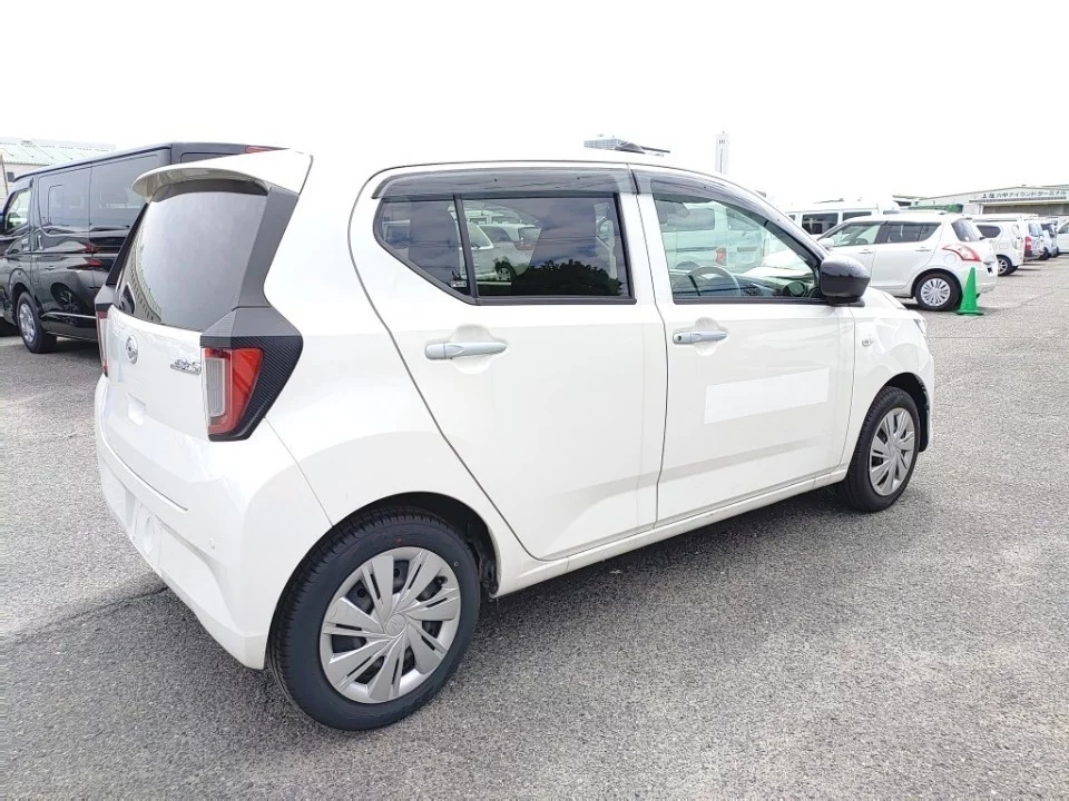 Daihatsu Mira e:S LA350S 2021